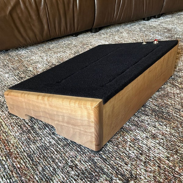 Effects Pedalboard with Electronics (Curly Black Walnut)