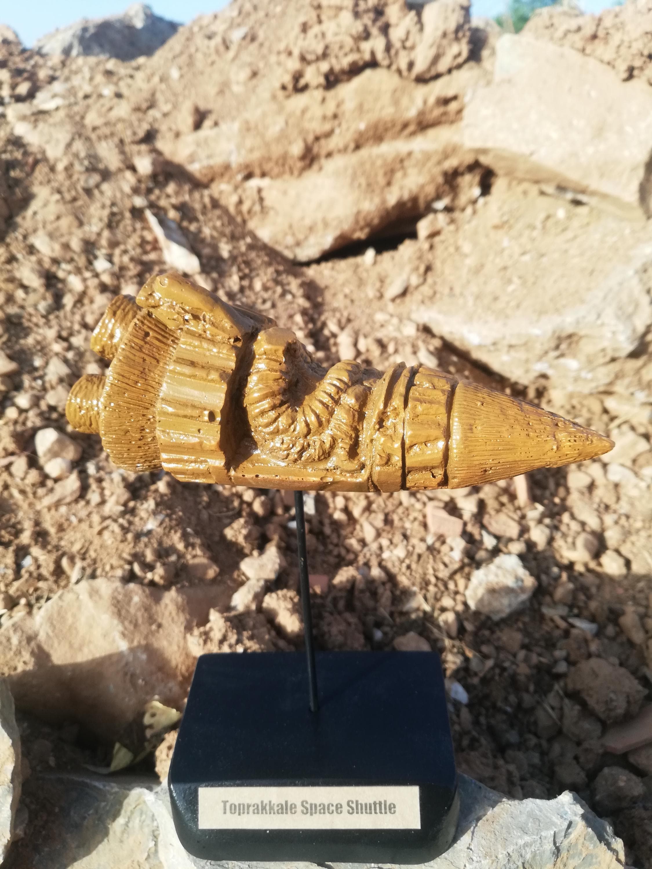 Toprak Kale Shuttle Spaceship Figurine: Istanbul's Rocket Man