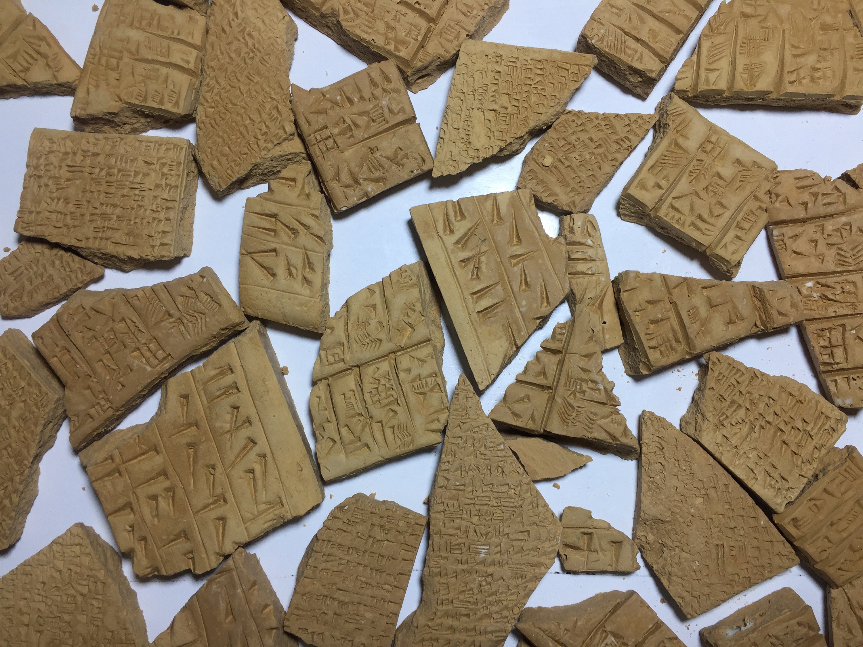 Sumerian Cuneiform clay tablet/Mesopotamian cuneiform clay tablet
