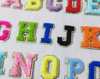 Kleurrijke Engelse letters 5,5 cm A-Z, glitteralfabetpatches voor kleding en tassen, zelfklevende borduurapplicaties, personaliseren met stijl