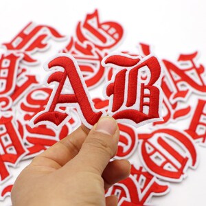 Bordado rojo de 55 mm con alfabeto griego W-Z, aplique de letras para ropa, pegatinas de marca para camisetas, parche de insignia con nombre y logotipo personalizado.