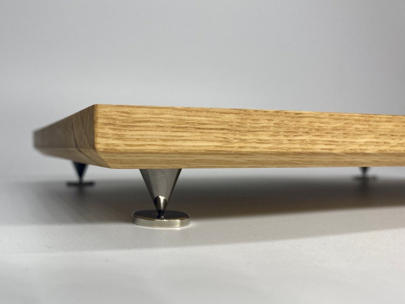 Customizable Solid Wood Bookshelf Speaker Stand // Anti Vibration Stand