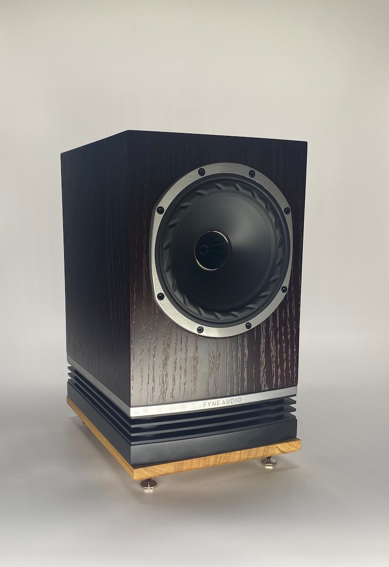 Customizable Solid Wood Bookshelf Speaker Stand // Anti Vibration Stand