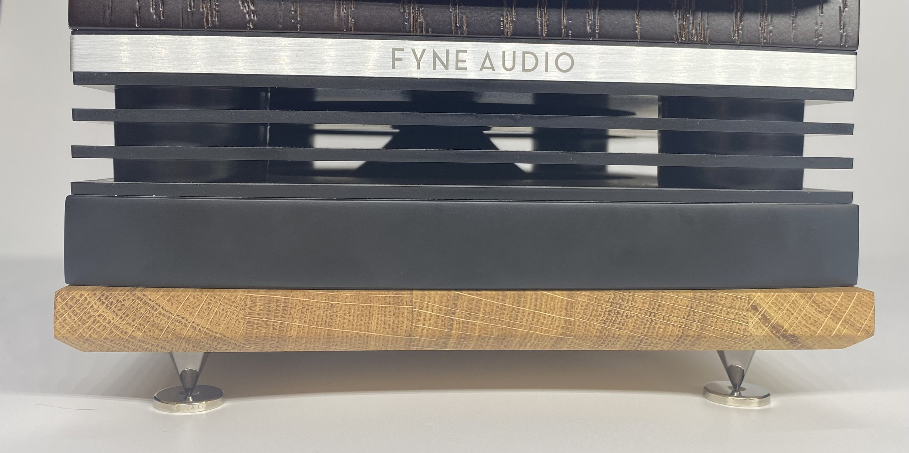 Customizable Solid Wood Bookshelf Speaker Stand // Anti Vibration Stand