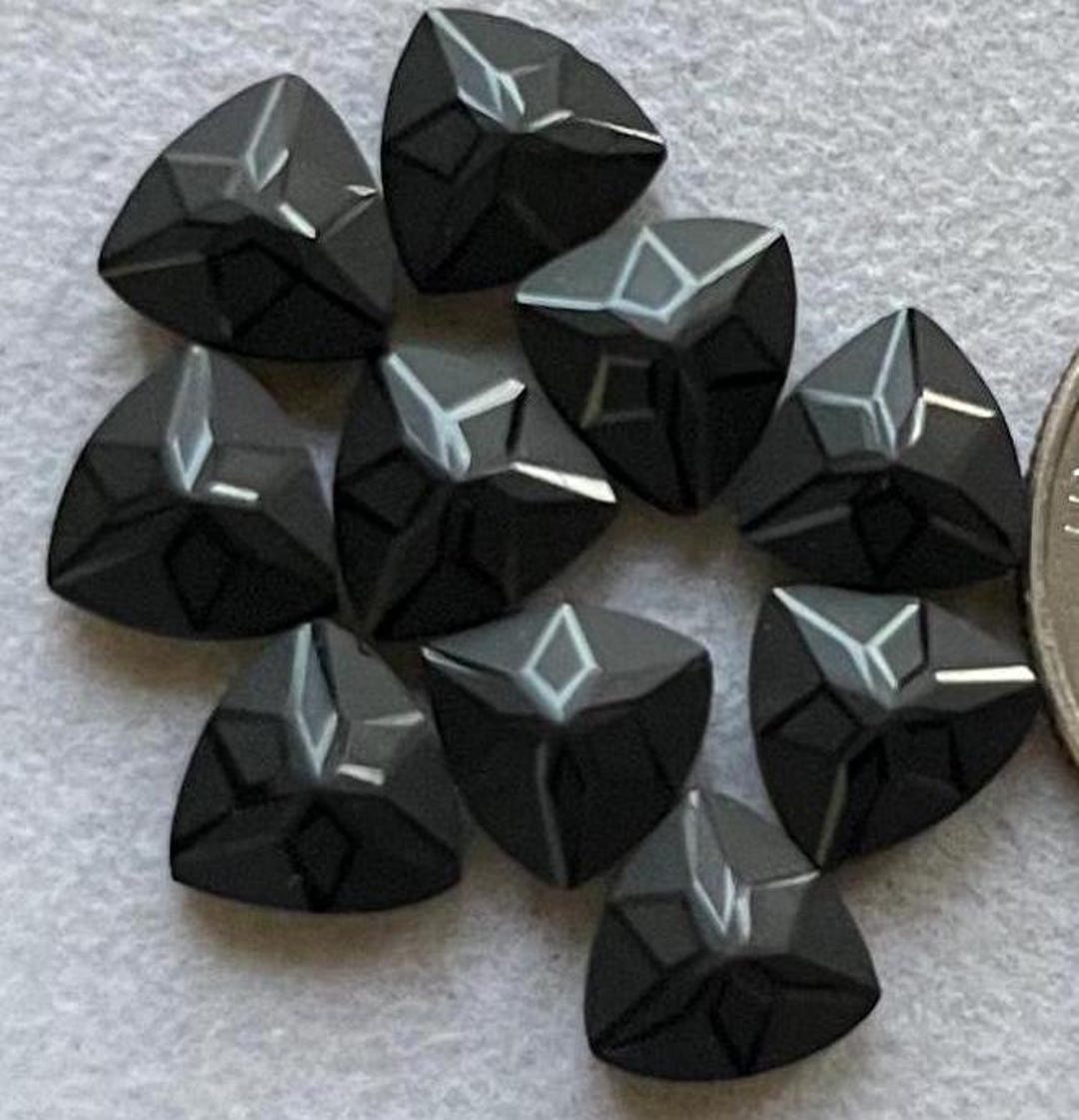 New 10pcs Lot 8mm Natural Black Spinel Laser Cut Hand Carving