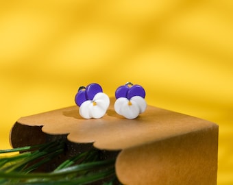 Widow flower earrings for summer | cute small realistic plant studs | cottagecore clip on earrings | gift for flower, nature lover, gardener