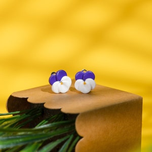 Widow flower earrings for summer | cute small realistic plant studs | cottagecore clip on earrings | gift for flower, nature lover, gardener