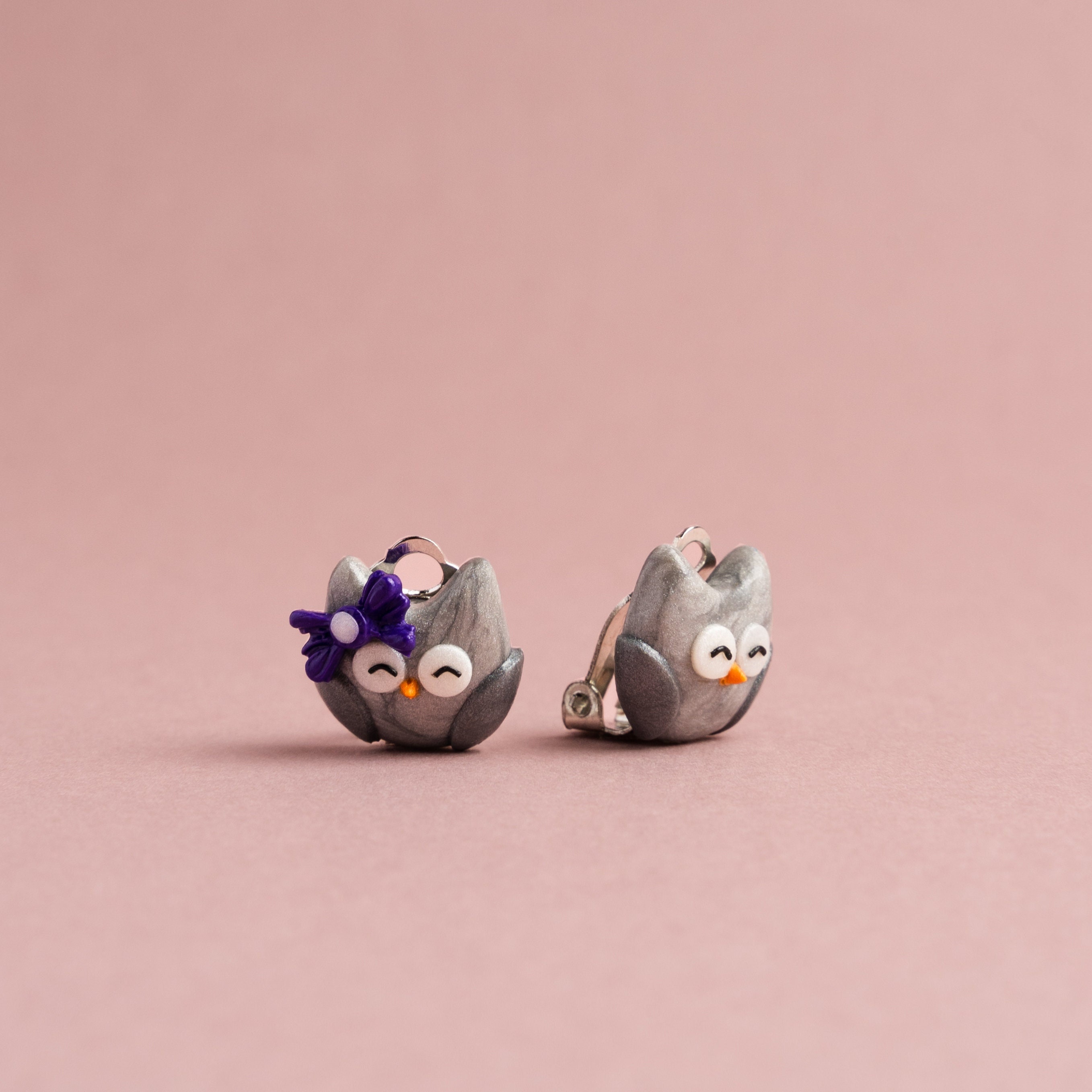 Cute owl clip on earrings for kids Y3-8 | grey mismatched owl ear clips | toddlers first earrings | 