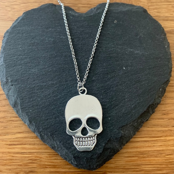 Silver Skull/skeleton/Day of the Dead-necklace-Halloween