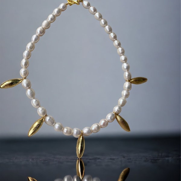 Spezielle Perlenhalskette Perlen Chocker Halskette mit Anhänger vergoldet grosse Süßwasserperlen Liebe Geschenk für Frau Weihnachtsgeschenk