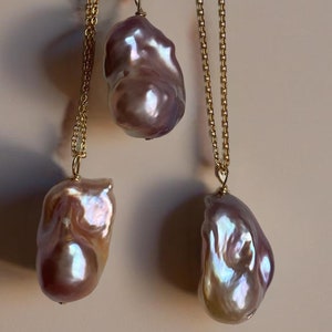 Vergoldete Halskette mit Barockperle Goldkette mit Anhänger Süßwasserperle Alltägliche Kette in Gold mit Anhänger Barockperle Boho Halskette