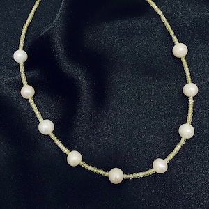 Zierliche Halskette Peridot Perlenkette Süsswasserperlen natürliche Perlen Natursteine Kette