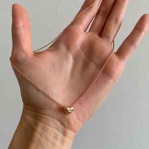 Vergoldete Halskette mit Herzanhänger, Geschenk für Frau, Love Herz Anhänger, zierliche Halskette gold, Halskette mit Anhänger