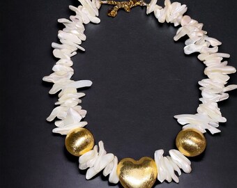 Grote massieve witte Halsket Muscheln met Herzanhänger en Anhänger Kugel gold für Strand Boho Style Gift Ehefrau Gift Muttertag