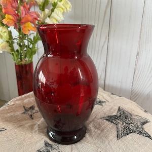 Vaso rosso rubino vintage
