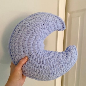 Moon Pillow, Crescent