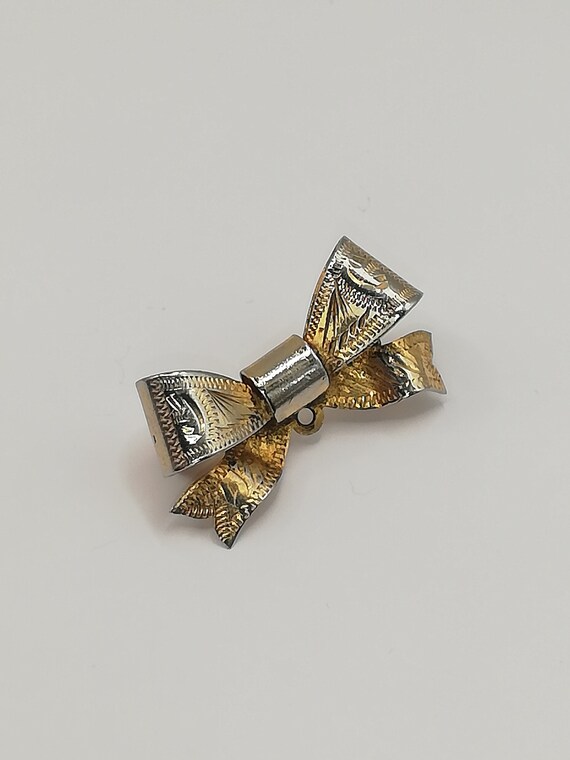 Circa 1950s Rolled Gold Bow Design Etched Detail … - image 6