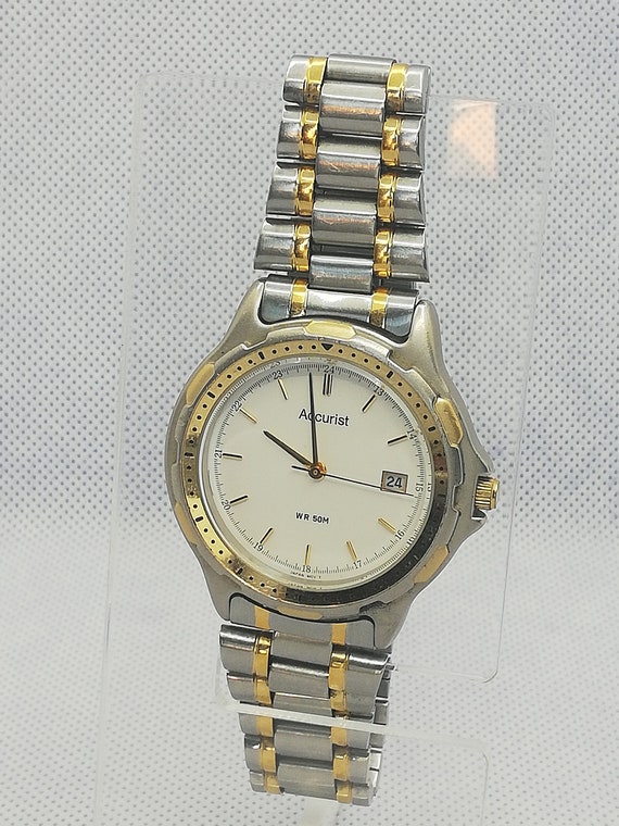 Accurist quartz top analogue watch