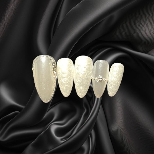 Elegant wedding pearl ring nails