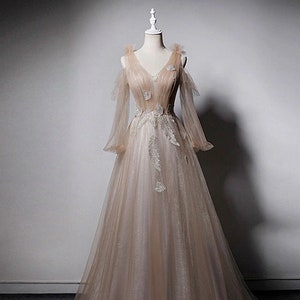 Long V Neck Tulle Applique Lace A Line Wedding Dresses With Sleeves