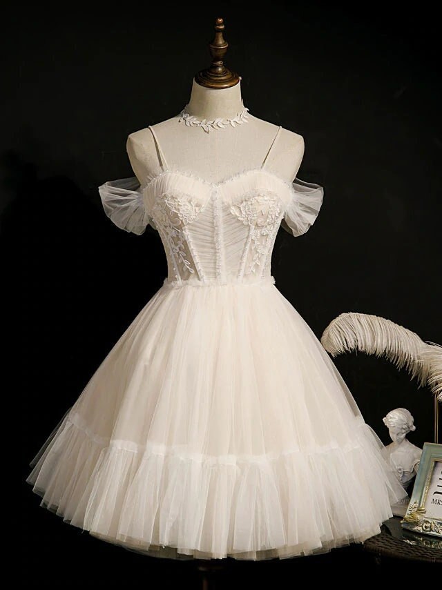 Cute white hoco dresses 2025