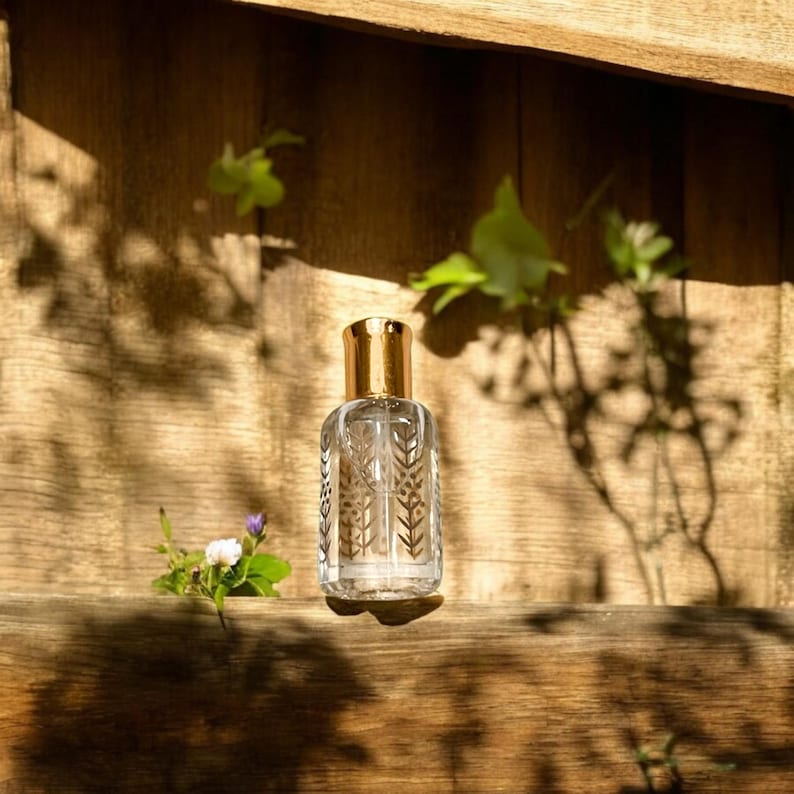 WOODY SAGE Exclusive Perfume and Oil image 1