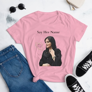 Mahsa Amini Women&#39;s say her name t-shirt