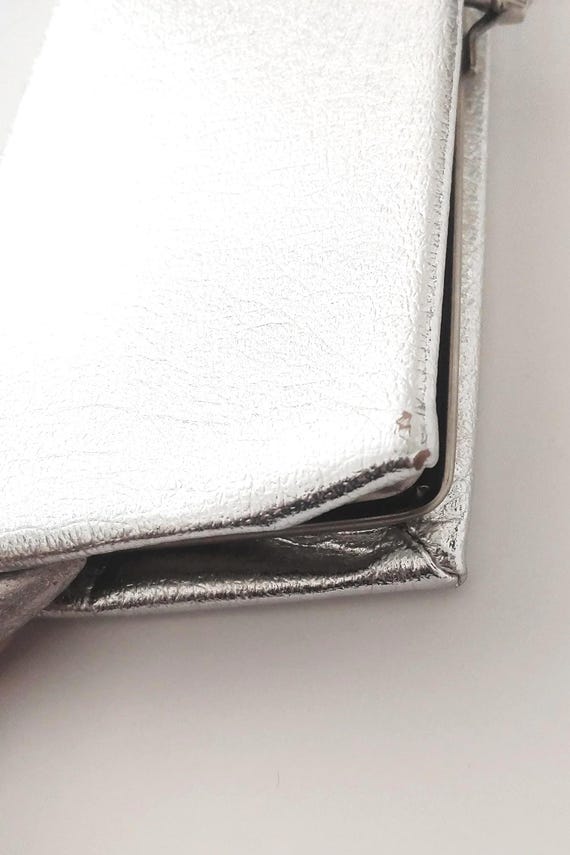60's Silver Lamé Kisslock Clutch - image 6