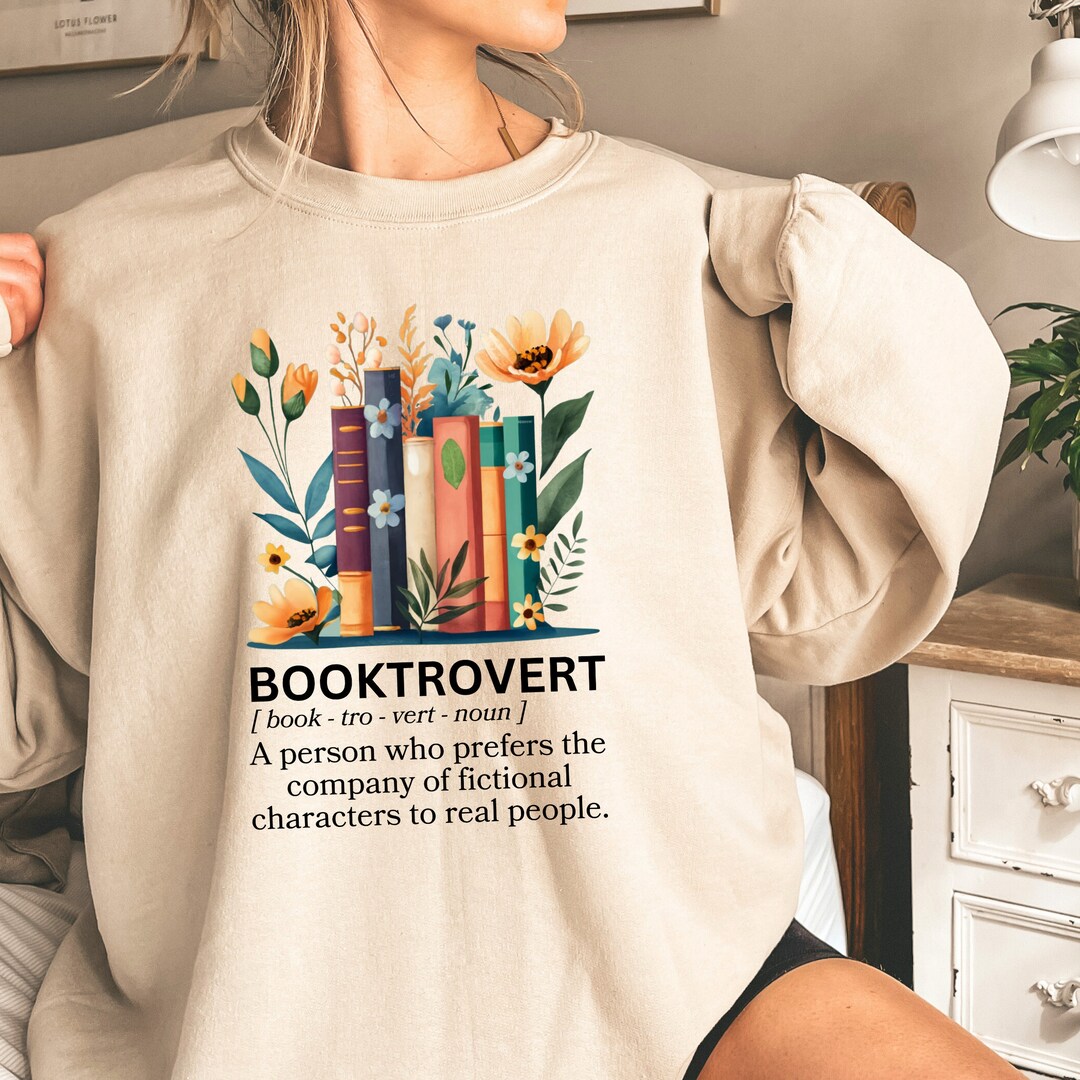 Booktrovert Graphic Sweatshirt main image 1