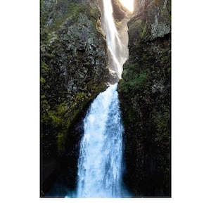 Rushing Wahclella Falls Smartphone Wallpaper (Android/Apple)