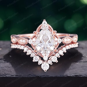 Vintage Pear Shaped Moissanite Engagement Ring Sets Rose Gold Unique Cluster Diamond Bridal Set Art Deco Milgrain Moissanite Wedding Set