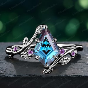 Gothic Black Gold Kite Cut Alexandrite Engagement Ring Bridal Ring Vintage Nature Inspired Leaf Dainty Promise Ring Art Deco Women Ring