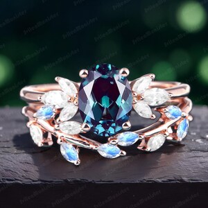 Vintage Oval Alexandrite Engagement Ring Sets Art Deco Ring Bridal Sets Rose Gold Dainty Wedding Ring Colour Changing Stone Promise Ring