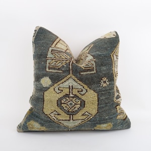 Kilim Pillow, Turkish Kilim Pillow, Bohemian Kilim Pillow, Home Decor, Decorative Pillow, Throw Pillow, Couch Aztec Pillow, Vintage Cushion