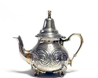 Vintage Moroccan Brass Teapot | Handcrafted with Lid and Handle | Decorative Serveware