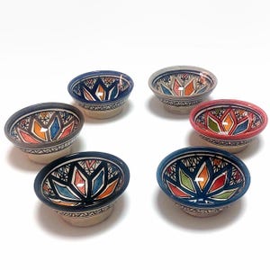 6 handbemalte bunte marokkanische Keramikschälchen für Saucen, Oliven, Tapas | Handgemachtes Geschenk für Boho Kitchen Decor