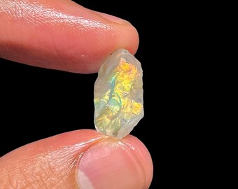 Raw Andesine Moonstone Crystal | Madagascar Gemstone (6.65 Ct)