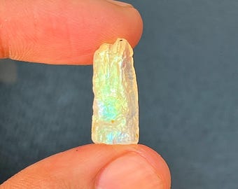 Raw Andesine Moonstone Chunk, Flashy Gemstone from Madagascar (10.95 Ct)