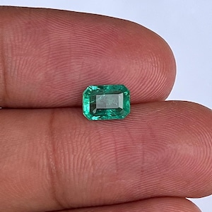 Natural Emerald, 0.80 Ct. 6.85x5.04 MM Emerald Octagon, Top luster Premium+ Quality Loose Vivid Green Emerald, Certified Untreated Emerald