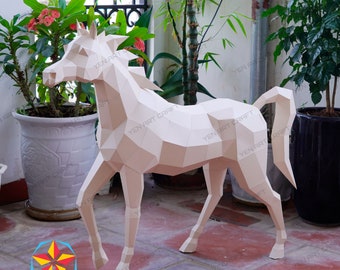 PaperCraft Pferd PDF, SVG Vorlage für Cricut Project - DIY Pferd Papiermodell, Origami, Low Poly, Skulptur Modell Papier