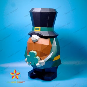 3D Papercraft Gnome Leprechaun PDF, modèle SVG pour les projets Cricut créant Low Poly Gnome Leprechaun pour la Saint-Patrick