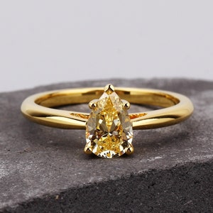 Teardrop Cut Yellow Zircon 925 Sterling Silver Ring For Women Engagement Ring Solitaire CZ Diamond Ring Gifts For Her Cubic Zirconia