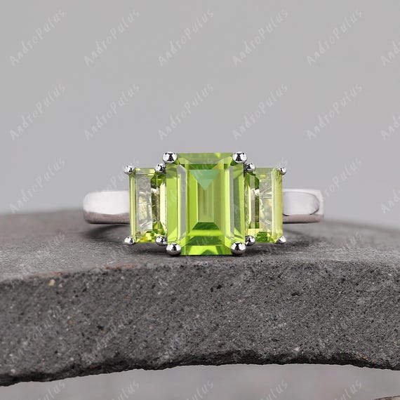 925 Sterling Silver Emerald shaped Natural Peridot Ring Engagement Ring Wedding Anniversary Classic Three Stone Ring Gifts For Her