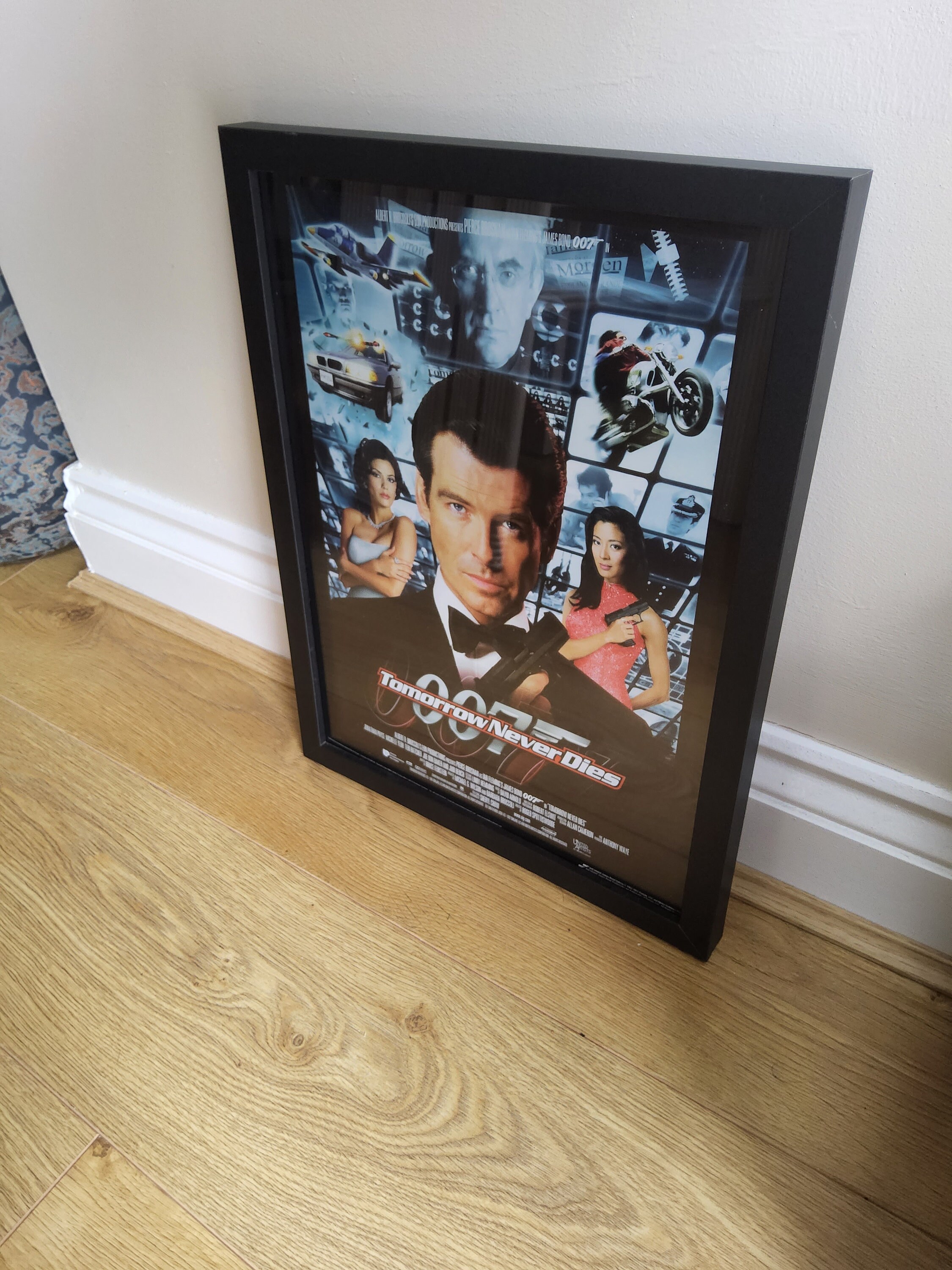 James Bond 007: Goldfinger - Sean Connery - Luxury Wooden Framed 70X50