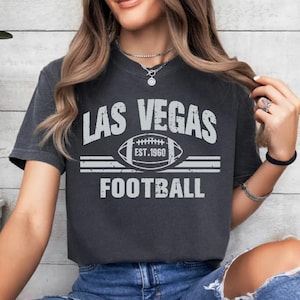 Las Vegas Football Est 1960 Vintage Comfort Color camiseta oscura, camiseta del equipo de fútbol de Las Vegas, camiseta del día del partido de fútbol, camiseta deportiva, para ella