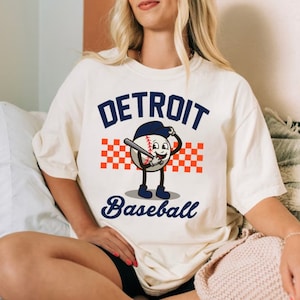 Detroit Baseball Funny Mascot Sonriendo Comfort Color Vintage Camiseta unisex, Detroit Baseball Gameday Retro Shirt, Detroit Sports Tee, Para ella