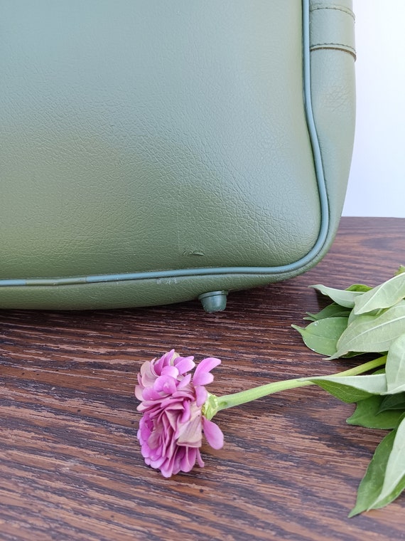 Vintage Olive Green Travel Bag Gem