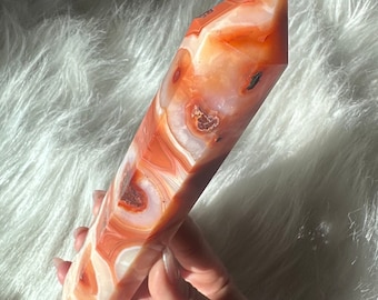 Baguette DT en cornaline à bandes XL avec orbes et quartz / Grande baguette en cristal de cornaline à bandes avec formations orbiculaires 272 g