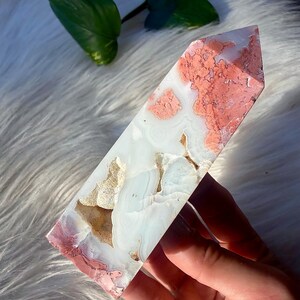 Torre única de ágata drusa rosa algodón de azúcar con bandas y flores / Punta de cristal drusa de ágata algodón de azúcar con bandas 176 g