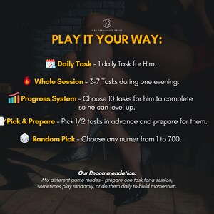 Puede incluir: Una tarjeta gr&aacute;fica titulada PLAY IT YOUR WAY que enumera cinco modos de juego: Daily Task, Whole Session, Progress System, Pick & Prepare y Random Pick, con iconos para cada uno. El texto incluye instrucciones para la selecci&oacute;n de tareas.